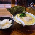 横浜家系ラーメン 魂心家 - 料理写真: