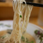 博多らーめん 和 - 麺リフトアップ