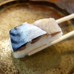 いづう - 鯖姿寿司(2430円)