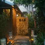 富久屋 - 夜の玄関は雰囲気良し！