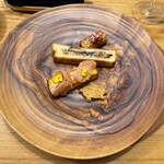 UNE TABLE - 