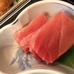 肴・田久美 - マグロ刺