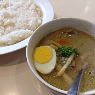 タイ風カレー スリヨタイ_0