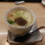 寿司・うなぎ 羽子吾 - 茶碗蒸し　お出汁が良く効き、ふんだんに使った魚介類と鶏肉が入ったオススメの一品です