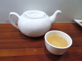 Chuugokusai Zenrakubou - サービスのジャスミン茶