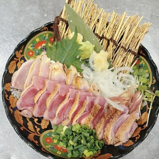地鶏の刺し盛り（もも、むね相盛り）
