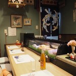 帆掛鮨 - 店内（カウンター席）