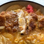 炭火焼肉＆Ｂａｒ　龍＆Ｒｙｕ - かつ丼（税込700円）