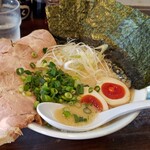 博多豚骨うまか丸