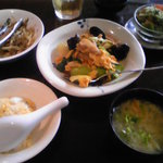 希須林 新宿 - 豚肉と木耳の玉子炒めランチ（海鮮チャーハン）