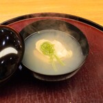 日本料理 太月 - 鹿島の蛤、潮仕立て、コゴミと木の芽