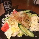 テング酒場 - ポテトと野菜の大盛りサラダ‼️
            これで¥390はとてもお得です(^_^)