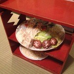 Hon Sekiguchi - 野菜盛りとうどんが運ばれてきました