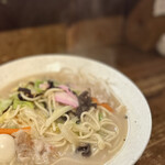 長崎ちゃんぽん むこちゃん - キクラゲとかかまぼことか野菜とかみんな美味しくなっちゃってる