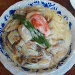 レストランろかーれ - アサリと白身魚のスープスパゲッティクリーム風1080円／27年3月