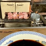 石田屋 - さがり皮 の焼き中