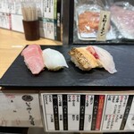 魚がし日本一 - 料理写真:旬10貫(1,380円)
みそ汁付き