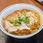 かつや - 料理写真:カツ丼(梅)80gロース、ごはん少なめ