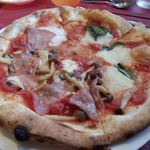 トラットリア ステッラ - マルゲリータ、シェフの気まぐれ、ハーフアンドハーフ