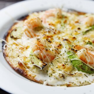シェフ渾身の料理を堪能◆ピッツァやパスタ、肉料理など楽しめる