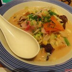 リンガーハット - 料理写真:減塩ちゃんぽん 890円(税込)