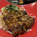 焼き処 張り込み8 - 伊勢のうな鶏丼