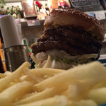 ウーピーバーガー - シャルロットゲンズバーガー 2014/12