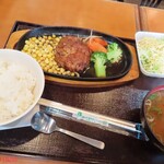 コーヒーショップ ボンボン - 鉄板ハンバーグ定食　850円(税込)