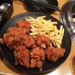 焼肉きんぐ - フライドポテトと鶏唐揚げ