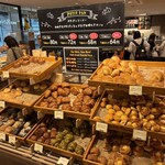 ヴィ・ド・フランス レーヴ ド パリ - 料理写真:プチパンはやはり人気