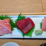 魚屋のマグロ食堂 オートロキッチン - 大トロ       赤身         中トロ