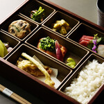 日本料理 華香 (JWマリオット･ホテル東京) - ランチ | 季節の箱膳