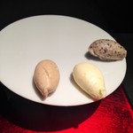 エクアトゥール - （2015.3）今回のバターは黒トリュフ入りや醗酵バターなど