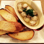 クラフトビアブリム - 北海道産ホタテ貝柱のアヒージョ。