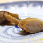 鮨　ミ雲 - （右）ホタテの卵巣、（左）アナゴのキモ