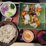 大戸屋 - 鶏と野菜の黒酢あん定食