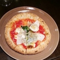 メルジェリーナ - 釜あげシラスとカブのピザ