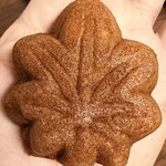 藤い屋 - ふっくらと焼き上げられた餡を包むカステラが美味♫