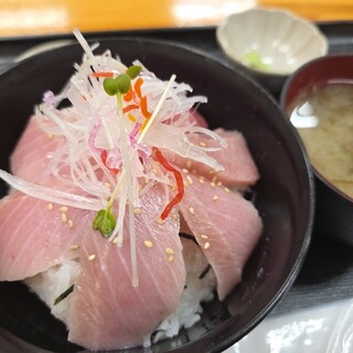 みなと市場 小松鮪専門店_1