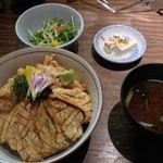 鳥わさ丼（並）