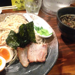 ラーメン龍の家 新宿小滝橋通り店 - つけ麺もつ