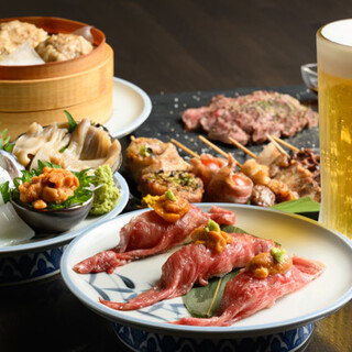 飲み放題付きのお得なコース。もつ鍋＆お刺身が主役のプランも