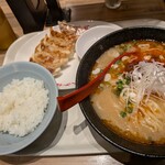 東京餃子楼 - 料理写真: