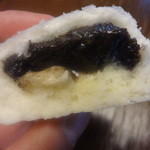 岩茶房 - 【NEW】あんまんを割ったところ