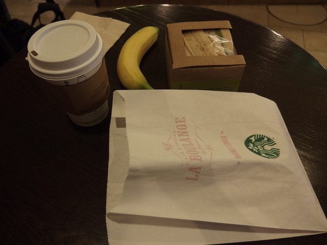 24時間営業のスタバ By Noble Minded Starbucks Mgm Grand ラスベガス ストリップ コーヒー専門店 食べログ