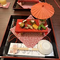 京懐石 みのきち - 前菜　筍木の芽和え　小鮎南蛮漬け
                    　　　スナップえんどうもろみ
                    　　　クリームチーズゼリー
                    　　　よもぎ麩田楽　鯛桜葉寿司
                    　　　花びら百合根　ふくさ卵