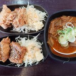 宮まる - 料理写真:みやまる唐揚げ2個&黒唐揚げ2個&もつ煮並
