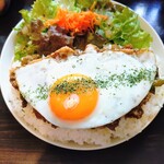 喫茶ノワール - 3色パプリカのピリ辛キーマカレー