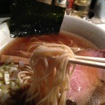 一汁三にぼし 裏不如帰 - 煮干しによく合う中太ストレート麺