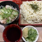 博多名物 元祖 肉肉うどん - 料理写真: